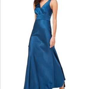 Nightway Petite V-Neck Satin Gown